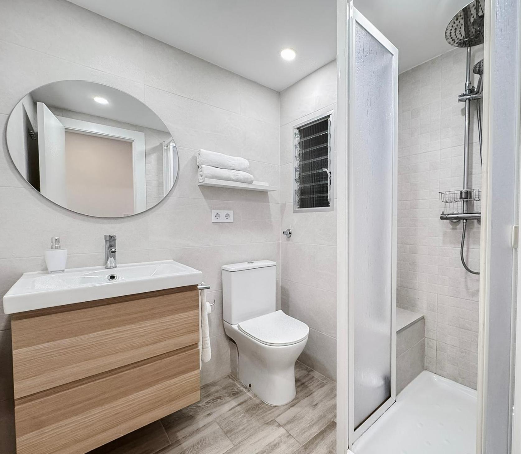 Apartamento Nuevo, A 60 Metros De La Playa Y Con Vistas Laterales Al Mar Cullera