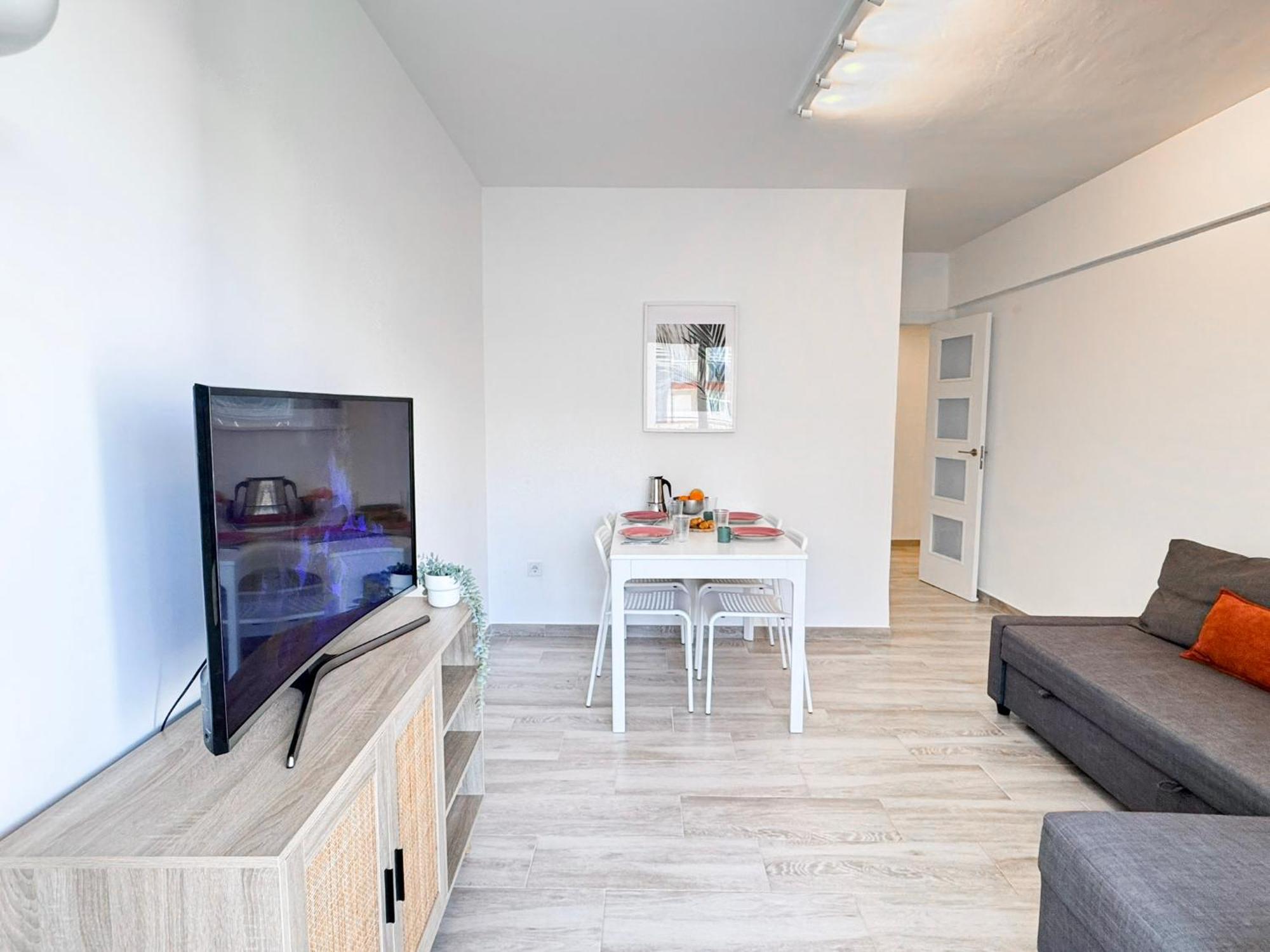 Nuevo, A 60 Metros De La Playa Y Con Vistas Laterales Al Mar Apartment