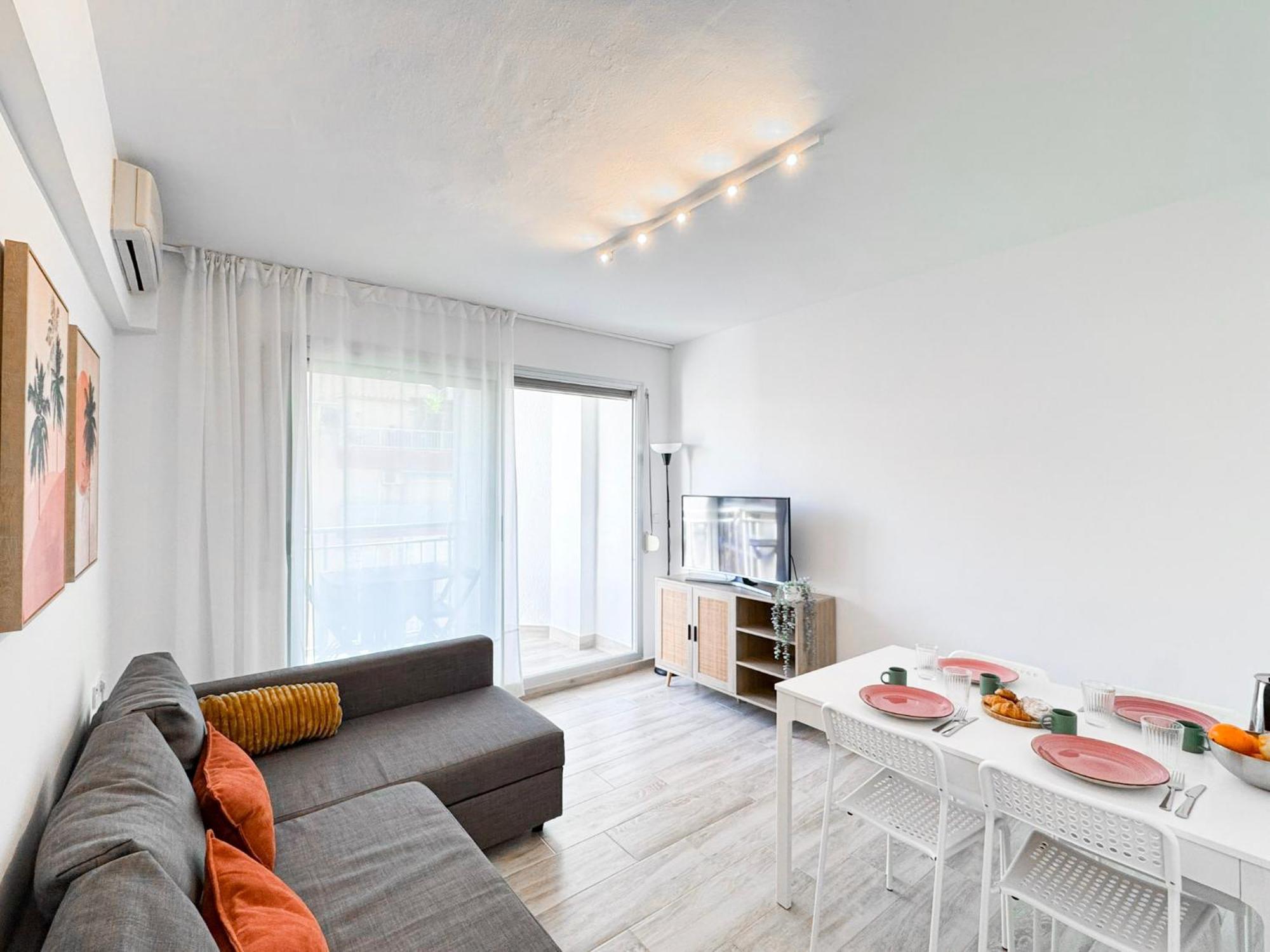 Apartment Nuevo, A 60 Metros De La Playa Y Con Vistas Laterales Al Mar